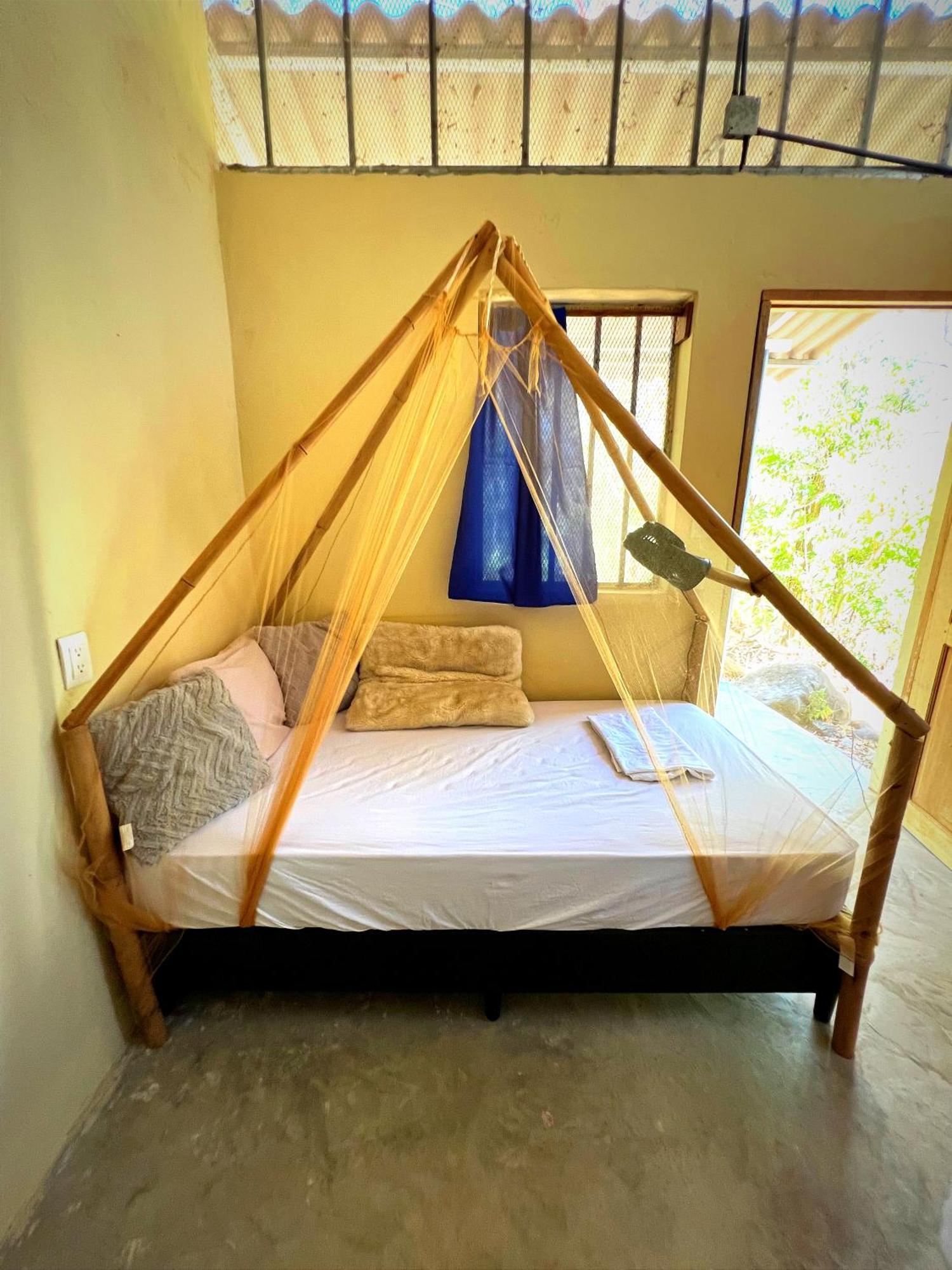 Raindance Hostel Santa Cruz Luaran gambar